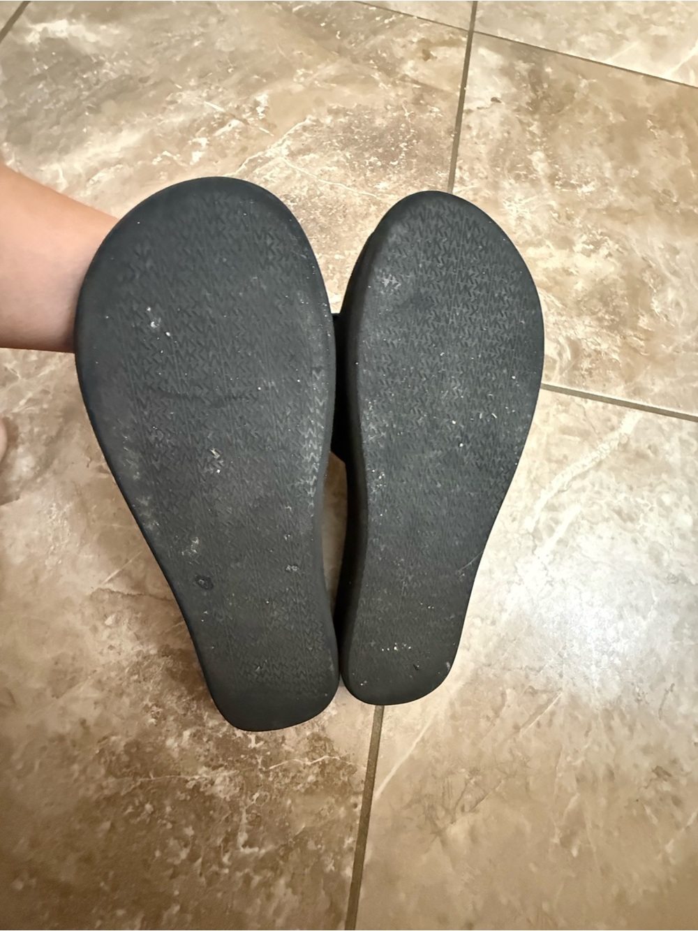 SOLD Michael Kors Wade Slide sandals - Picture 5 of 5